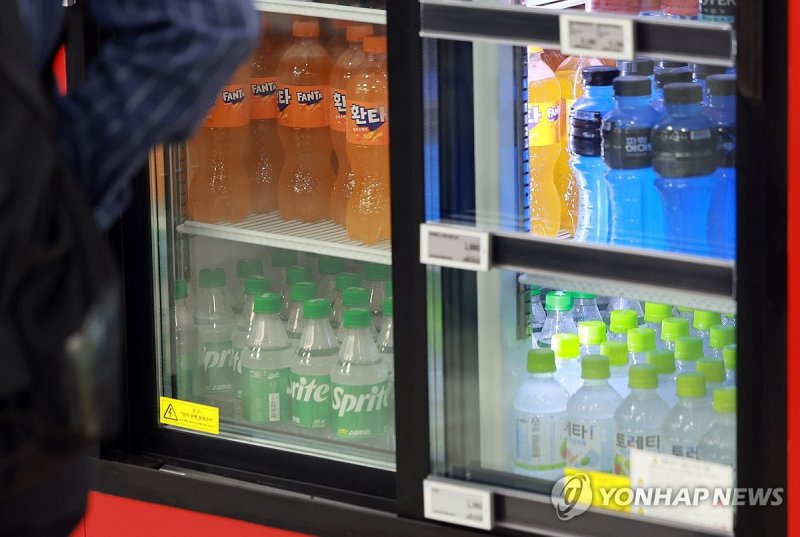 다음달 코카콜라음료 일부 음료 가격 인상, 코카콜라는 제외 (출처=연합뉴스)