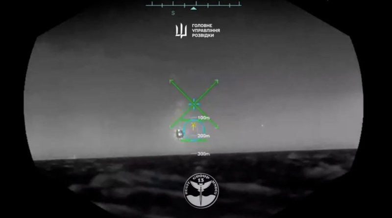 [서울=뉴시스] 우크라이나 드론이 2일 흑해 상공에서 러시아 Su-30 전투기를 격추시키는 장면이 나타나고 있다고 우크라이나 국방정보국이 3일 공개한 비디오 화면.(출처: 우크라이나 국방부 X) 2025.05.05. *재판매 및 DB 금지