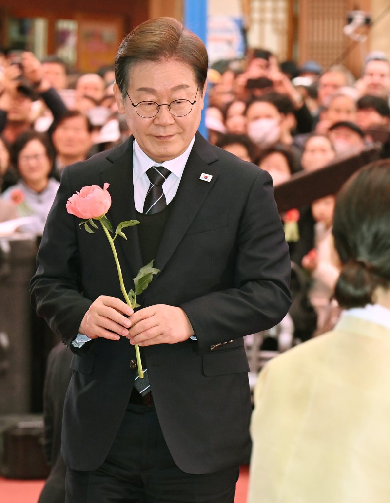 이재명 "템플스테이&middot;명상 지원 확대…전통문화&middot;불교문화 보존 국가책임"