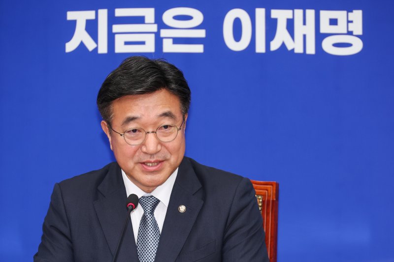 민주 “이재명 재판, 대선 후로 미루라”..대법원장 탄핵 경고