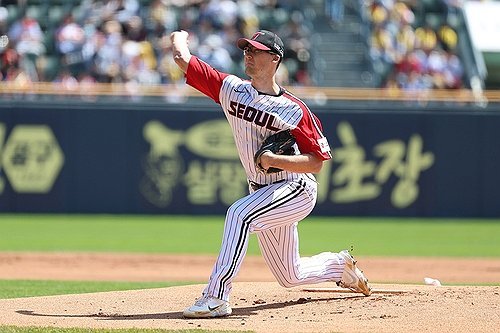 역투하는 코엔 윈 (출처=연합뉴스)