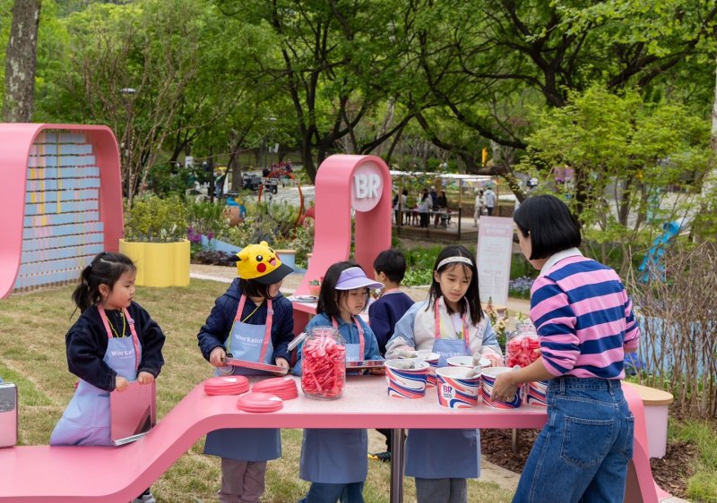 SPC 배스킨라빈스는 5일 어린이날을 맞아 서울시 광진구에 위치한 서울 어린이대공원에 놀이 정원 핑크드림가든을 열었다.(배스킨라빈스제공)