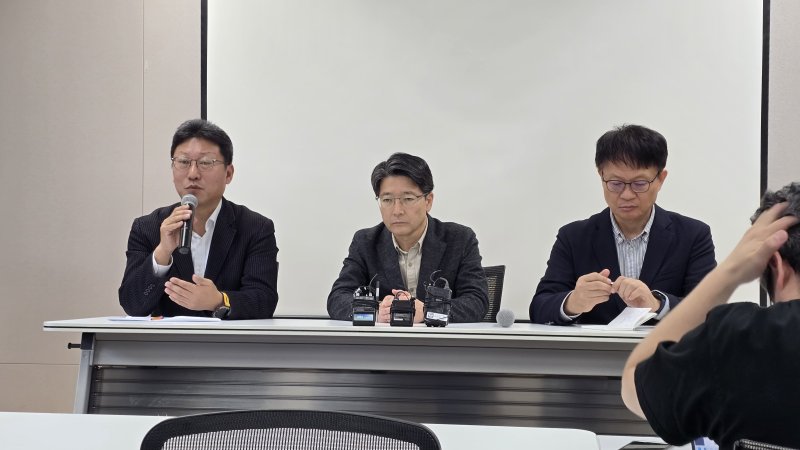 SKT "보상 시 고객도 입증책임…현재까지 피해사례 없어"(종합)