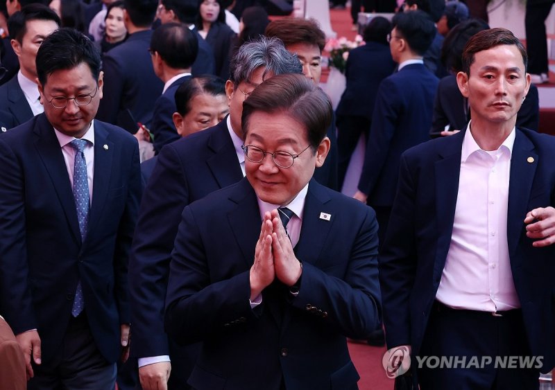 봉축법요식 마친 이재명 후보 (출처=연합뉴스)