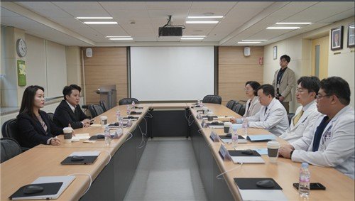 세브란스 어린이병원을 찾은 개혁신당 이준석 대선 후보 (출처=연합뉴스)