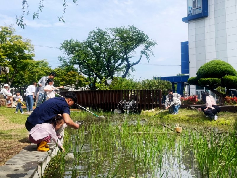 [김해=뉴시스]김해체험분원, 체험행사 진행. (사진=경남도교육청 제공). 2025.05.05. photo@newsis.com