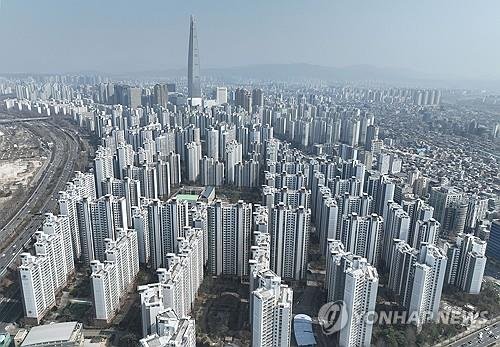 강남권 아파트값 크게 뛰자 전세가율은 역대 최저 (출처=연합뉴스)