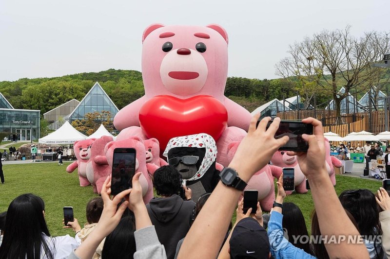 롯데프리미엄아울렛, 벨리곰 전시 (출처=연합뉴스)