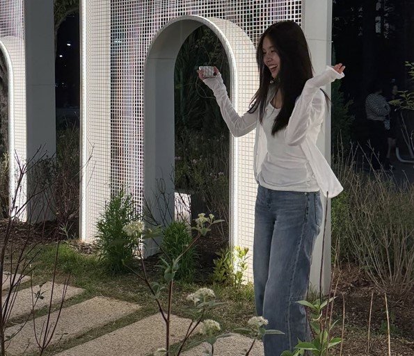 '두산家 며느리' 조수애, 남편과 해외 데이트…근황 공개
