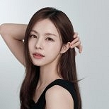 ′두산家 며느리′ 조수애, 남편과 해외 데이트…근황 공개