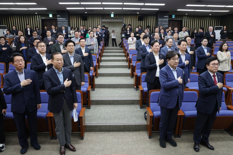 국힘 지도부-김문수 만남 불발...7일 의원총회 참석 요청