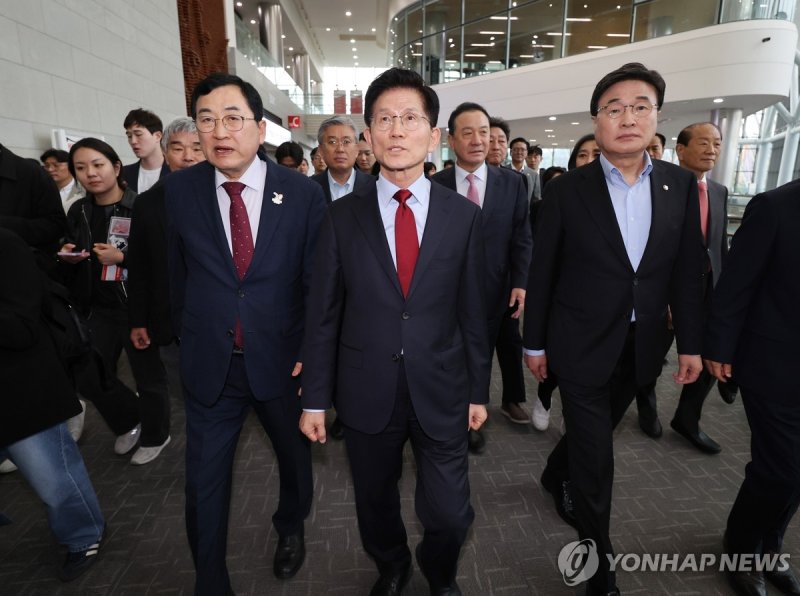 APEC 회의장 찾은 김문수 후보 (출처=연합뉴스)