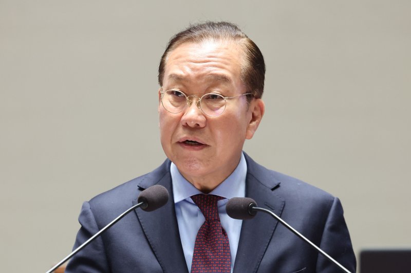 [서울=뉴시스] 권창회 기자 = 권영세 국민의힘 비상대책위원장이 5일 서울 여의도 국회에서 열린 의원총회에서 발언을 하고 있다. 2025.05.05. kch0523@newsis.com