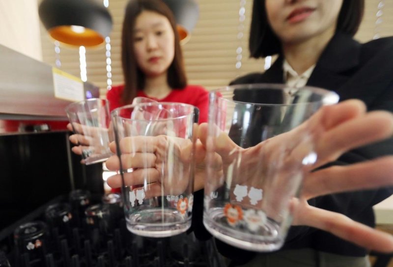 송파구 다회용기 '하하·호호 컵' 보급 (출처=연합뉴스)