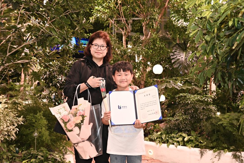 "학교에서 배운 대로.." 엄마 쓰러지자 침착했던 초등생