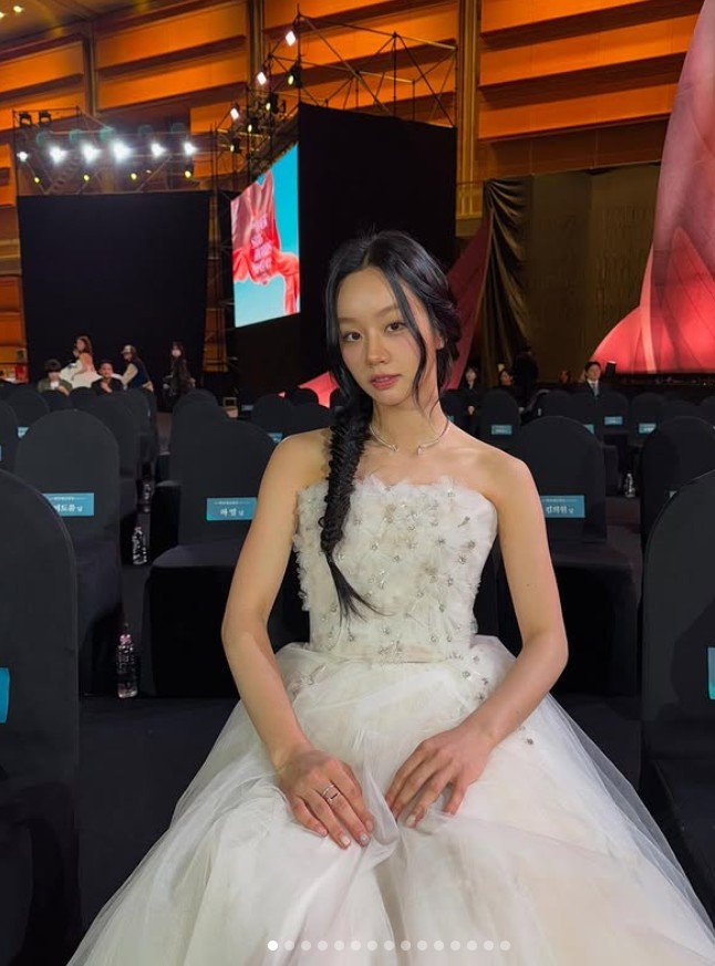박보검, 혜리 얼굴에 볼하트…'응팔' 커플 달달 케미