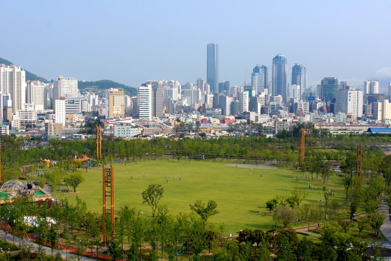 [부산=뉴시스] 부산시민공원 하야리아잔디광장. (사진=부산시설공단 제공) 2025.05.07. photo@newsis.com *재판매 및 DB 금지