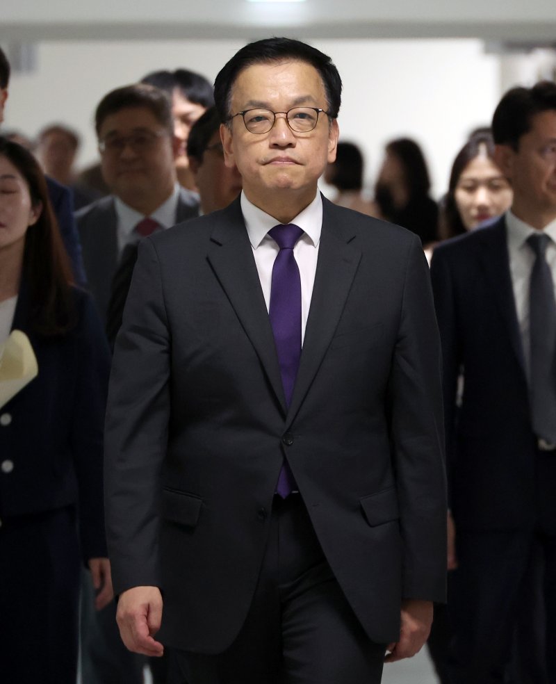 최상목 전 부총리 "직무에 충실한 공직자를 외부에서 흔들어선 안돼"