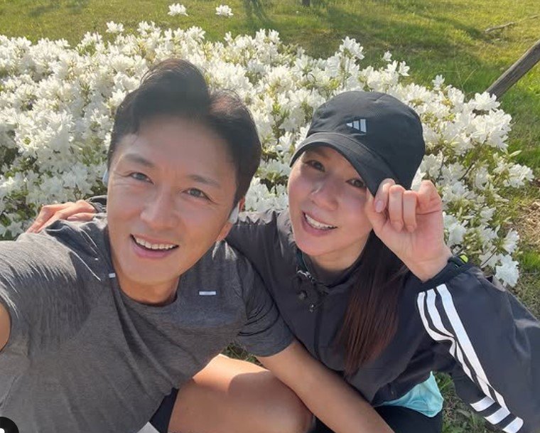 [서울=뉴시스] 밀라노 토토, 박시은 부부. (사진=밀라노 토토 인스타그램 캡처) 2025.05.07. photo@newsis.com *재판매 및 DB 금지