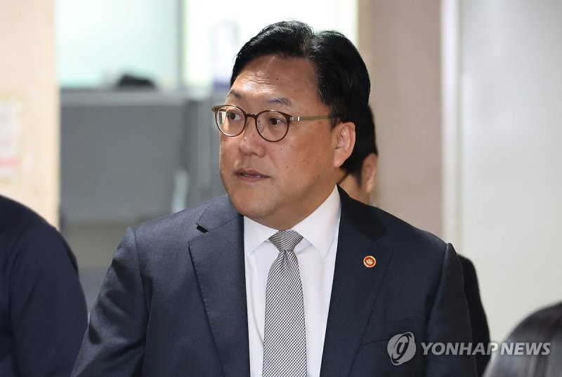 기자간담회 참석하는 김병환 금융위원장 (출처=연합뉴스)