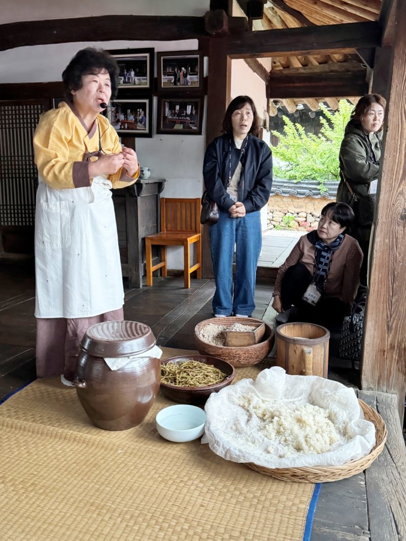 [함양=뉴시스] 함양군 2025년 경남 무형유산 송순주 공개행사 (사진=함양군 제공) 2025. 05. 07. photo@newsis.com *재판매 및 DB 금지