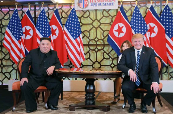 김정은 북한 국무위원장과 도널드 트럼프 미국 대통령이 2월 28일 베트남 하노이 메트로폴 호텔에서 단독회담, 확대회담을 했다고 노동신문이 1일 보도했다.(노동신문) 2019.3.1/뉴스1