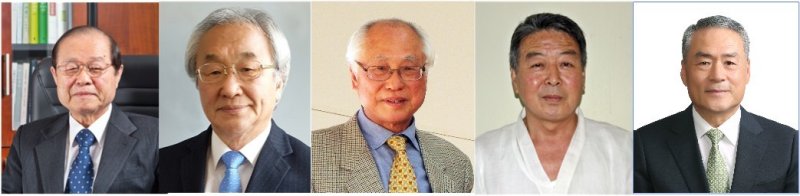 '자랑스런 박물관인상' 수상자. 왼쪽부터 안휘준 서울대학교 고고미술사학과 명예교수, 윤열수 가회민화박물관 관장, 조명행 영월아프리카미술박물관 관장, 성재정 미리벌민속박물관 명예관장, 곽형수 남포미술관 관장 (한국박물관협회 제공)