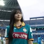 안유진은 다르다…대전 유니폼 완벽 소화 ″유니폼 아닌 우리의 문제″
