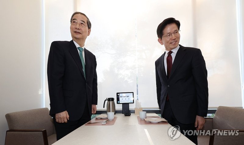 김문수-한덕수 대선 단일화 위한 회동 (출처=연합뉴스)