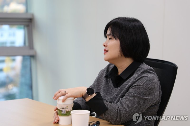 연합뉴스와 인터뷰 중인 김미영 1형 당뇨 환우회 대표 (출처=연합뉴스)