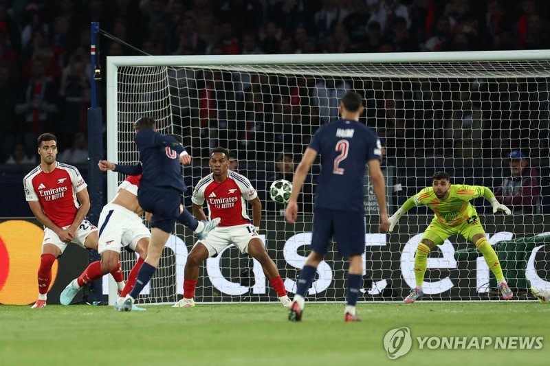 PSG 파비안 루이스의 선제 득점 장면. (출처=연합뉴스)