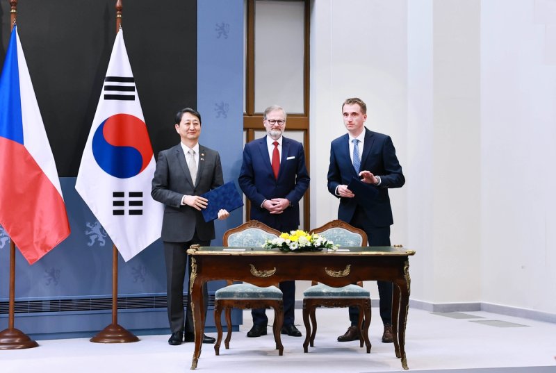 한·체코, 원전산업 협력 약정' 체결식 (출처=연합뉴스)