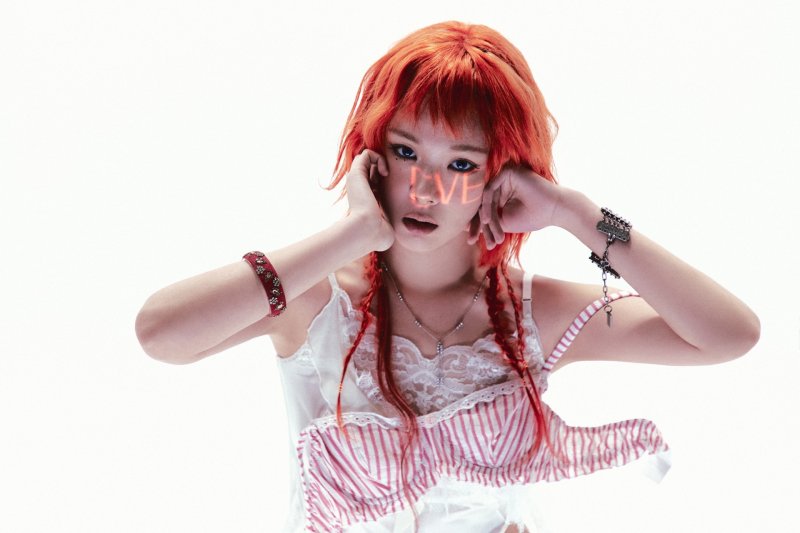 비비(BIBI), 2년6개월 만에 정규음반 '이브:로맨스'
