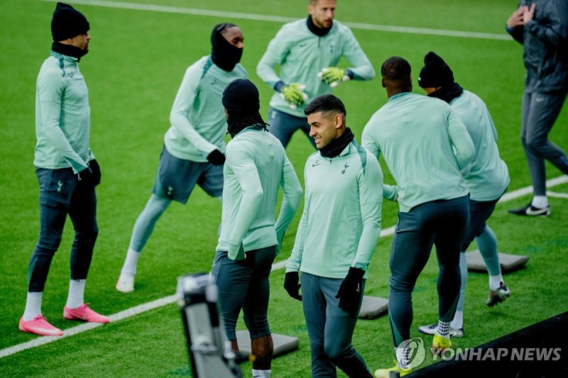 훈련하는 토트넘 선수들 (출처=연합뉴스)