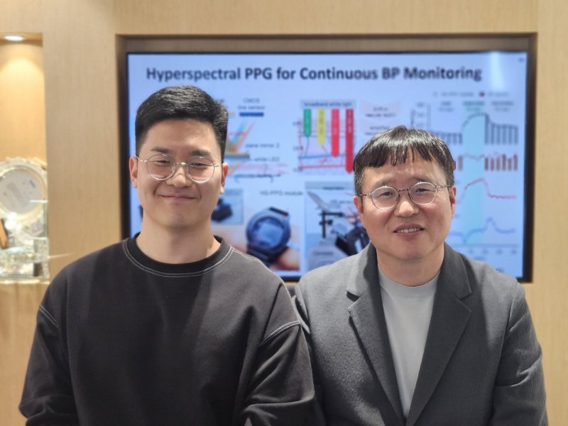 KAIST 연구팀, 정확도 높은 웨어러블 혈압 센서 개발 (출처=연합뉴스)