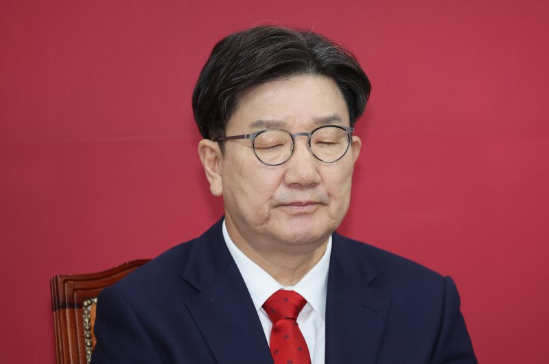 권성동 "김문수 기자회견 한심…당원·국민과 약속 지키라는 게 잘못된 건가"
