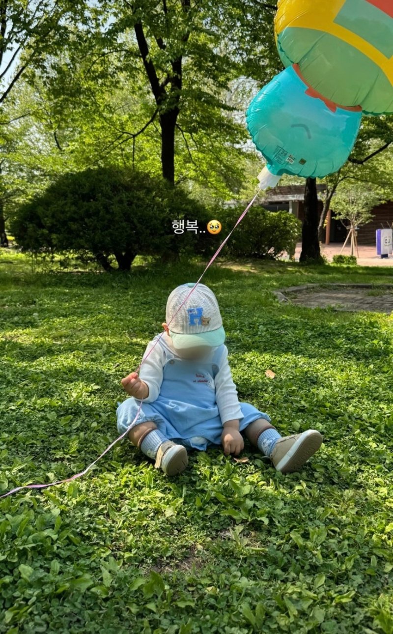 '금융인♥' 손연재, 1살 子과 나들이…특급 귀요미