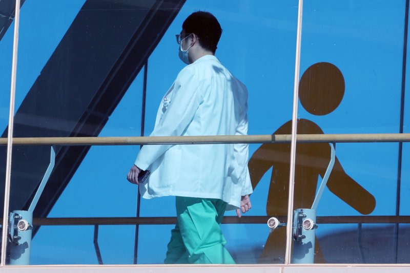 서울시내 한 대학병원에서 의료진이 이동하는 모습. (사진은 기사 내용과 무관함) 2025.2.18/뉴스1 ⓒ News1 황기선 기자