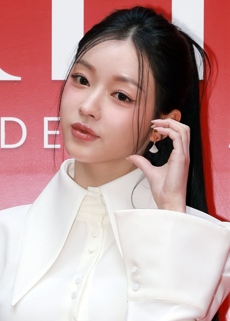 오마이걸 유아 "새로운 둥지서 배우 활동…팀 활동은 계속"