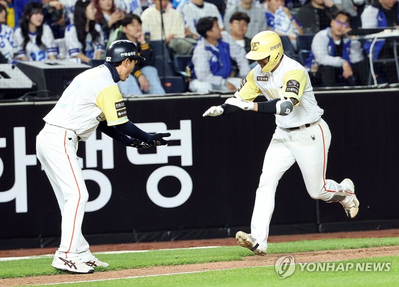 홈런 주루 (출처=연합뉴스)