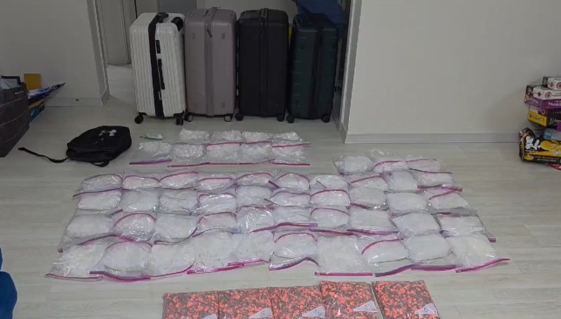 서울 광진경찰서는 독일·폴란드 국적 20대 남성 마약 조직원 2명을 구속하고 마약류인 케타민 52킬로그램(kg), 엑스터시 약 7만여 정을 압수했다. 사진은 경찰이 압수한 마약류 모습. (광진서 제공)