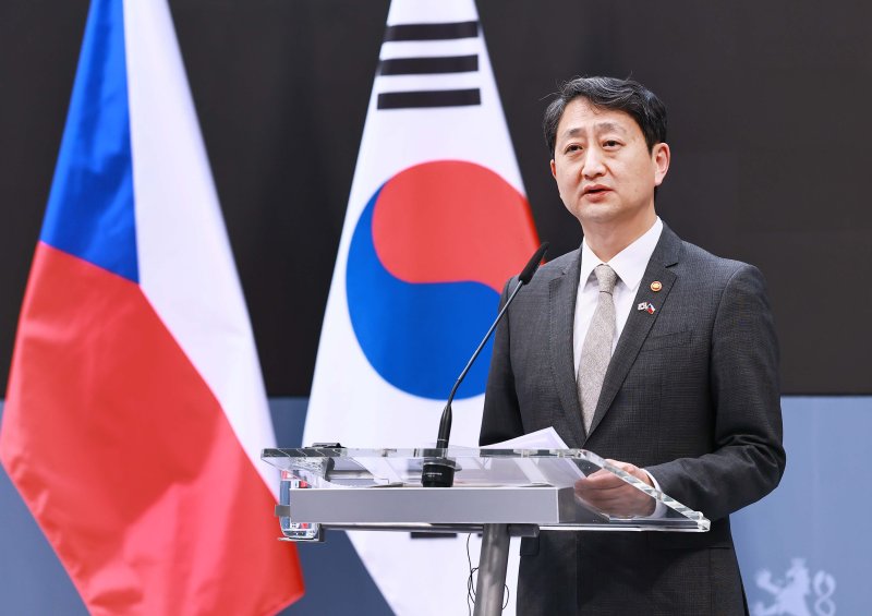 안덕근 산업장관 "체코 원전 계약 무산 아니다"