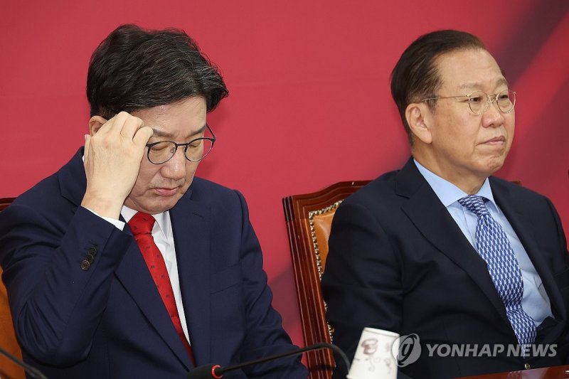 머리아픈 국민의힘 권성동 원내대표 (출처=연합뉴스)