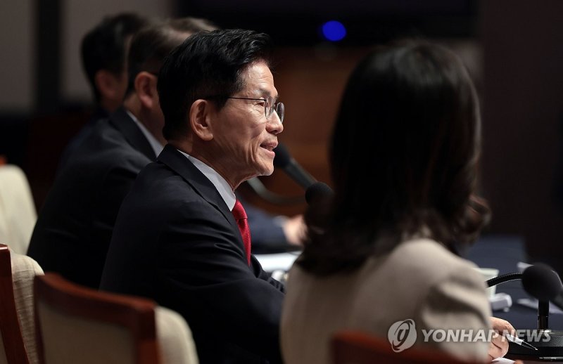 질문에 답하는 김문수 대선 후보 (출처=연합뉴스)