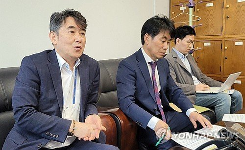 전주 관광타워복합개발 설명하는 자광 관계자들 (출처=연합뉴스)