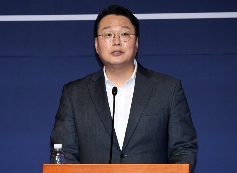 천하람 개혁신당 당대표 권한대행이 22일 서울 여의도 국회 사랑재에서 열린 국회 미래산업포럼 발족식에서 축사를 하고 있다. (공동취재) 2025.4.22/뉴스1 ⓒ News1 안은나 기자