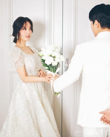 AOA 도화, 6월 결혼…훈남 예비신랑 공개