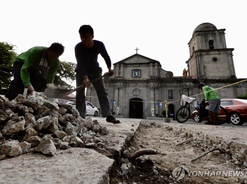 필리핀, '교황 후보' 타글레 추기경에 기대감 (출처=연합뉴스)
