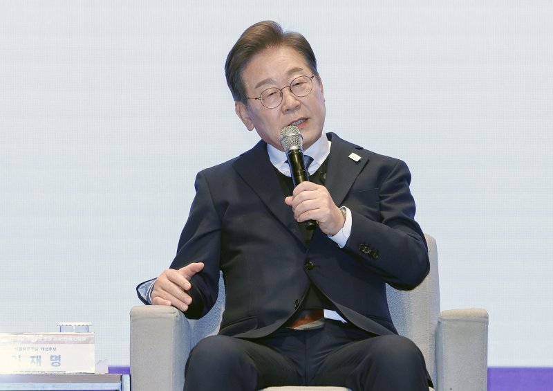 이재명 더불어민주당 대선후보가 8일 서울 중구 대한상공회의소에서 열린 대선후보 초청 경제5단체장 간담회에서 발언하고 있다. /사진=뉴시스