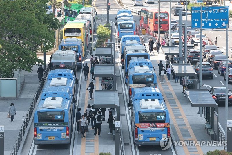 서울 시내버스 준법운행 재개 (출처=연합뉴스)